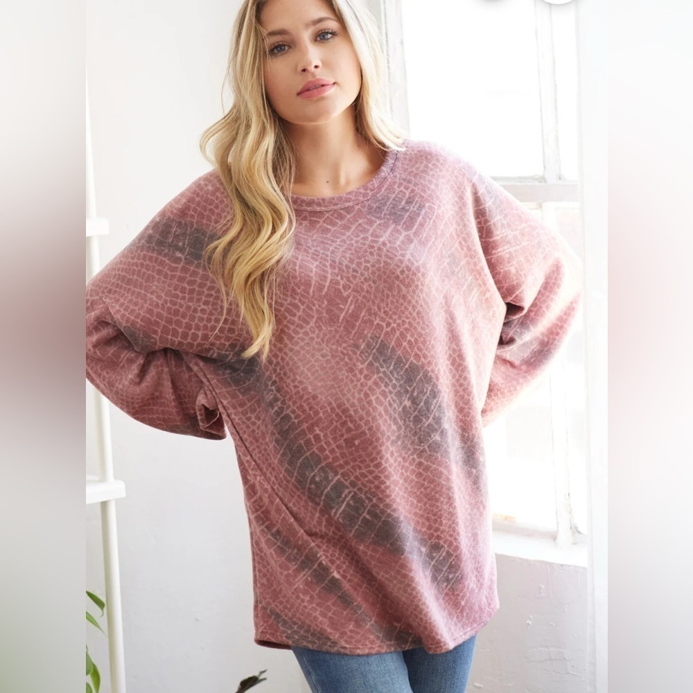 CY Fashion Pink And Grey Snakeskin Long Sleeved Shirt. Size L